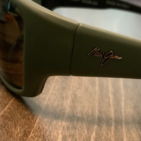 Maui Jim Local Kine Sunglasses - MJ810 -54C - Perfect Condition - Picture 2 of 5